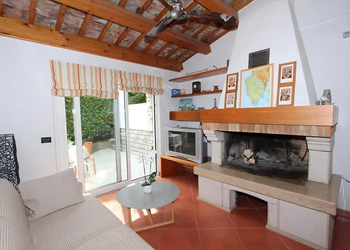 Buric 아파트 로비니