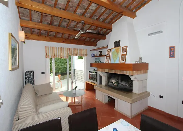 Buric 아파트 로비니